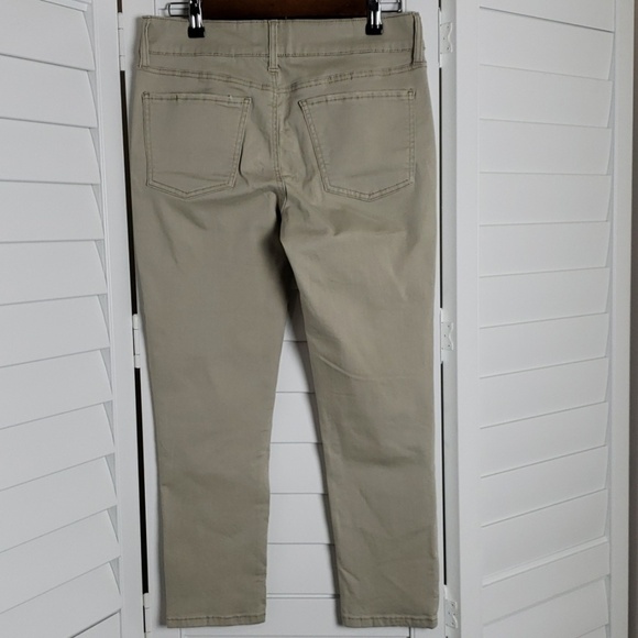 So distressed khakis - Picture 4 of 7
